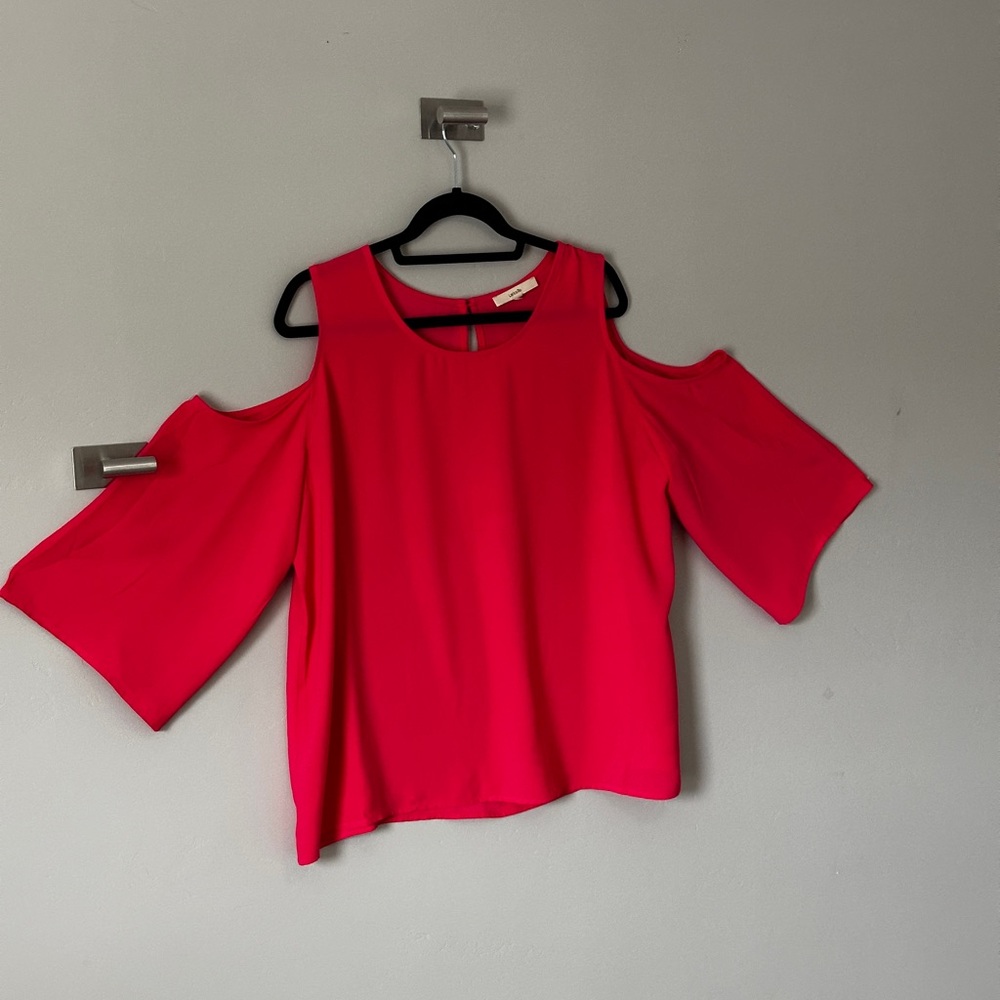 Lark & Ro Cold-Shoulder Blouse in Hot Pink
